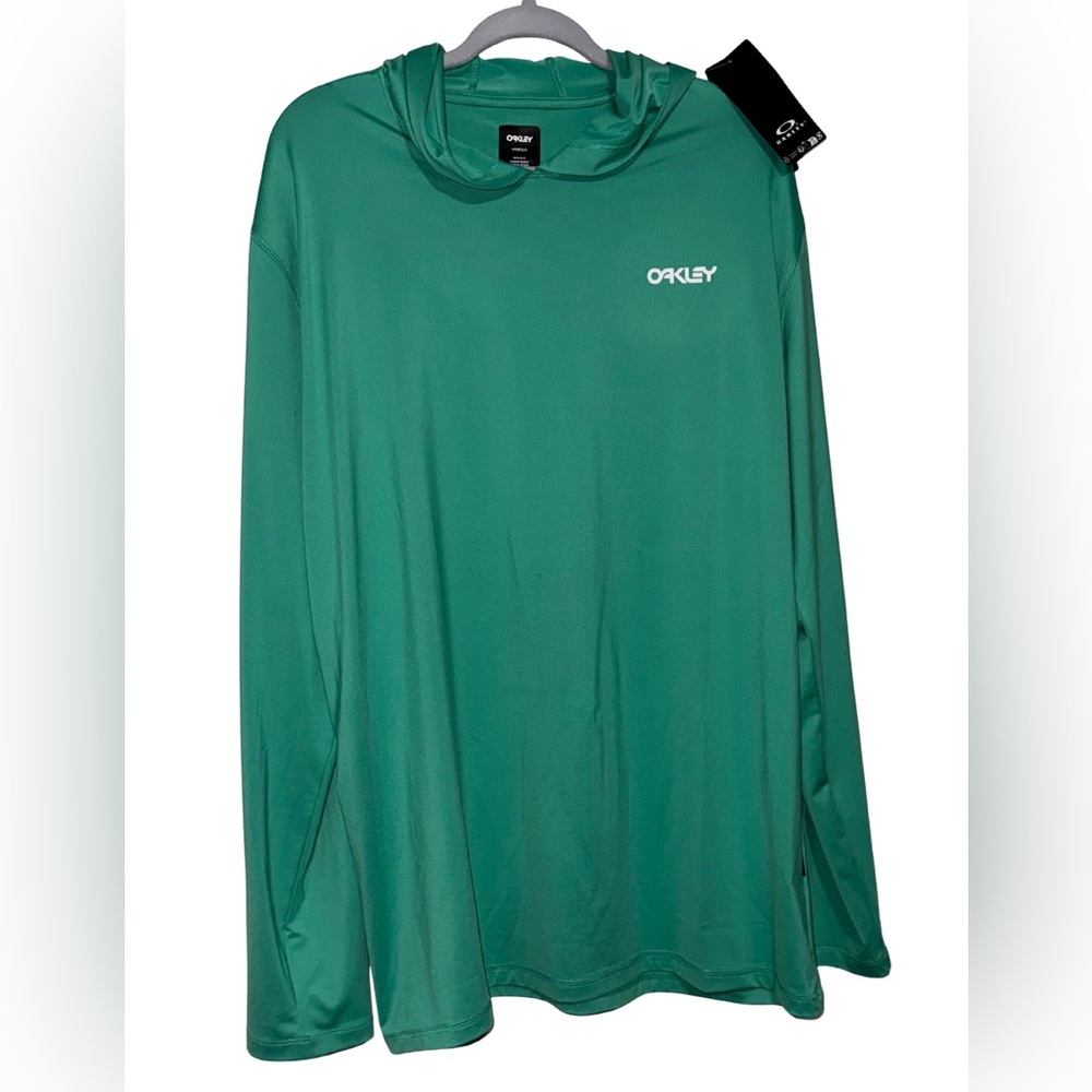 Oakley Men’s long sleeve light hoodie. size 2XL - NWT